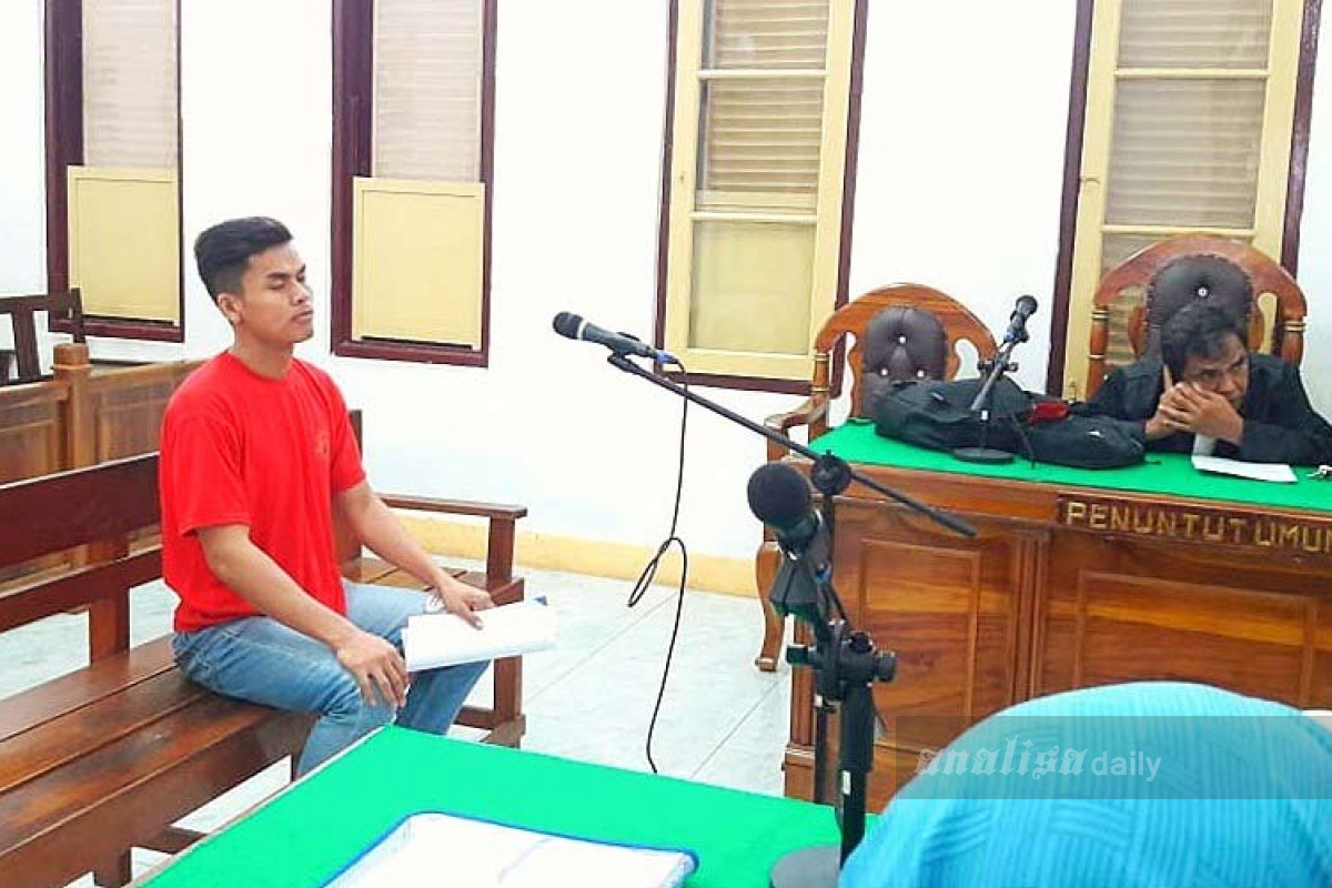Tidak Terbukti Lakukan Asusila, Denis Berkam Divonis Bebas
