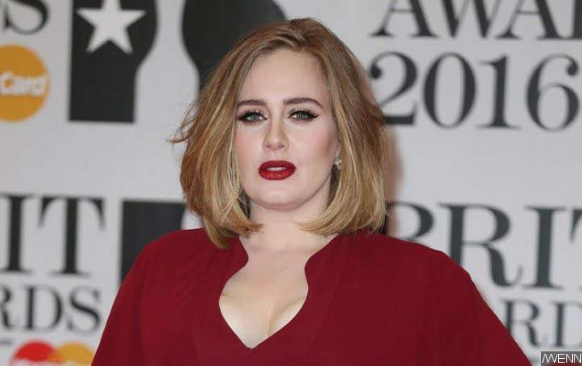 Adele Minta Penggemar Daftarkan Diri di Pemilu Inggris