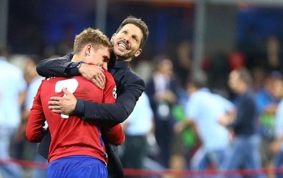 PSG Ingin Satukan Kembali Griezmann dan Diego Simeone