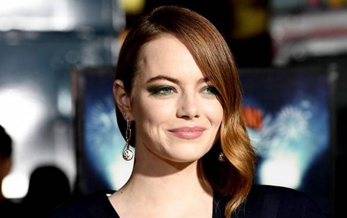 Emma Stone Bertunangan dengan Dave McCary