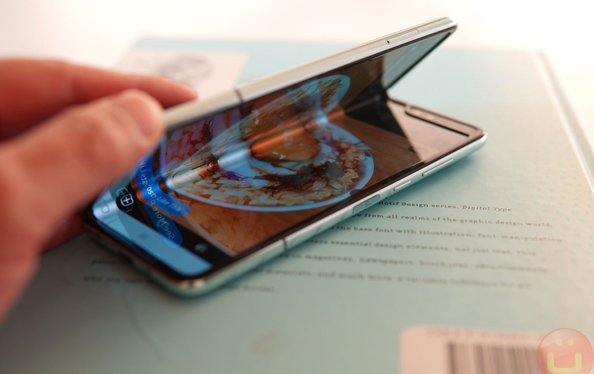 Samsung Galaxy Fold 2 Diprediksi Gunakan Layar Kaca