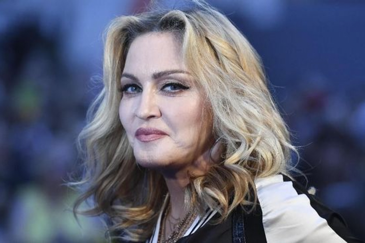 Madonna Dihalangi Bawa Putranya Berlibur ke Maladewa