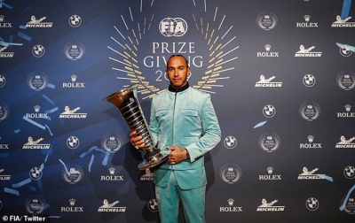 Lewis Hamilton Dinobatkan Sebagai Juara Dunia F1 2019