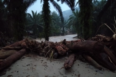 Banjir Bandang Landa Labuhan Batu Utara dan Labuhan Batu