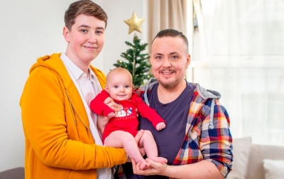 Seorang Pria Transgender di Inggris Berhasil Melahirkan