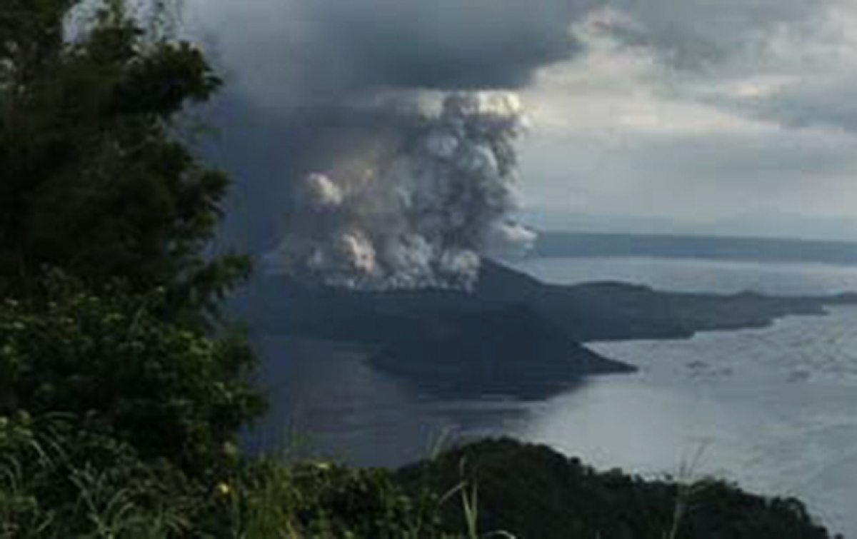 Gunung Api Taal Meletus, Pemerintah Filipina Evakuasi Warga