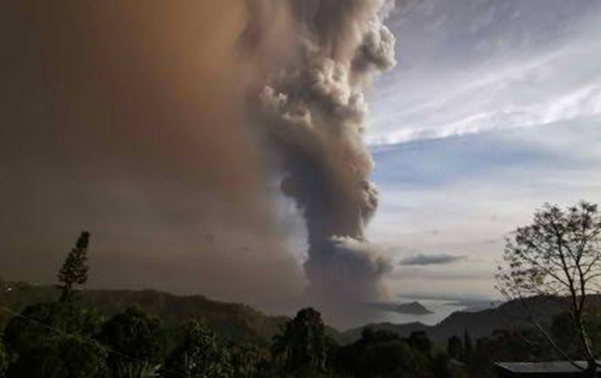 Status Gunung Api Taal di Filipina Naik