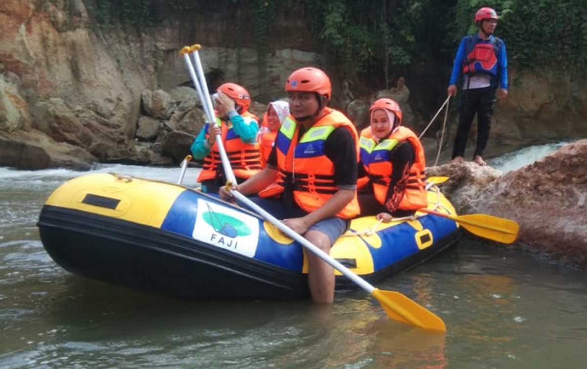 Menjajal Potensi Wisata Arung Jeram Sungai Seruai