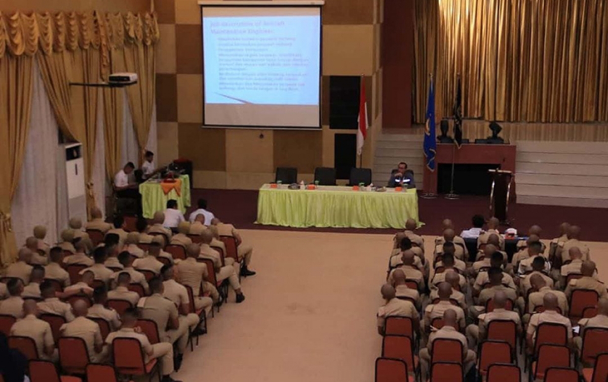 Praktisi Penerbangan dari Belgia Berbagi Ilmu di Poltekbang Medan