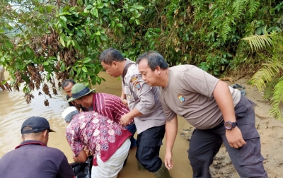 Tim SAR Temukan Dua dari Lima Korban Banjir Bandang Labura