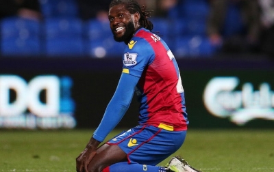 Aston Villa Krisis Striker, Adebayor Berpeluang Kembali ke Inggris