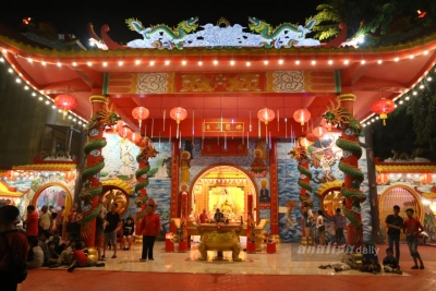 Foto: Masyarakat Tionghoa Medan Sembahyang Imlek