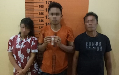 Dua Pria dan Satu Wanita Ditangkap Karena Simpan Sabu