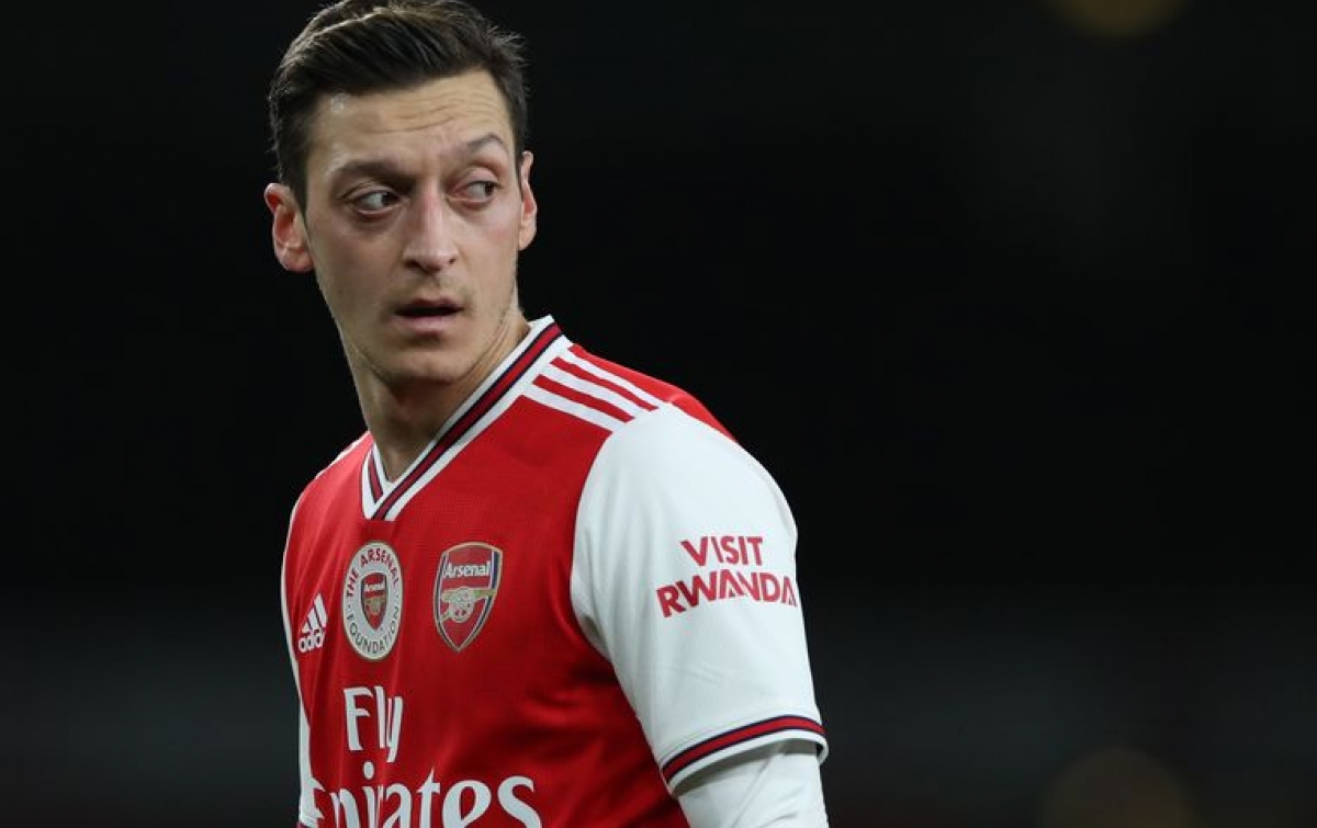 Arsenal Tak Izinkan Mesut Ozil Hengkang