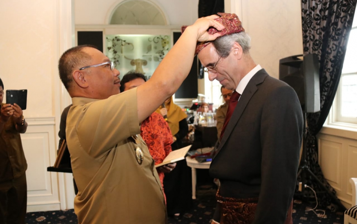 Akhyar Nasution Kenalkan Kota Medan Kepada Kurt Kunz