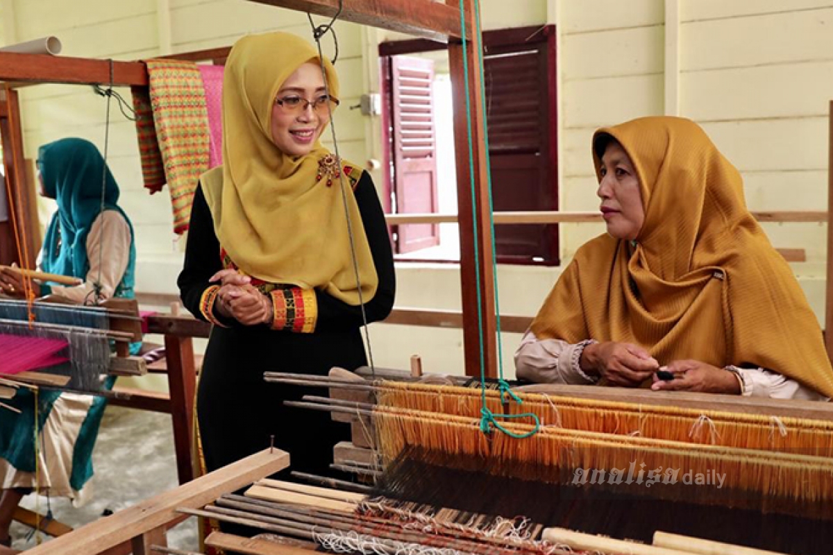 Mengenal Gampong Siem, Sentra Kerajinan Tenun Aceh