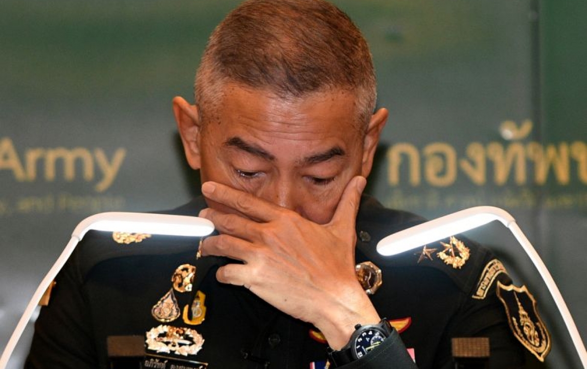 Panglima Angkatan Darat Thailand Menangis Minta Maaf