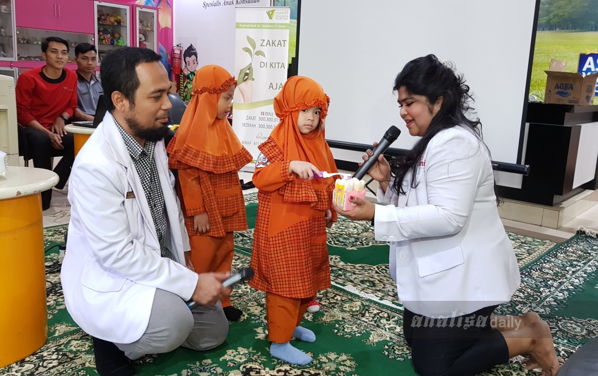 Anak-anak Playgroup Diedukasi Merawat Gigi