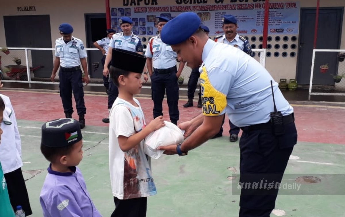 Kalapas Gunungtua Santuni Anak Yatim