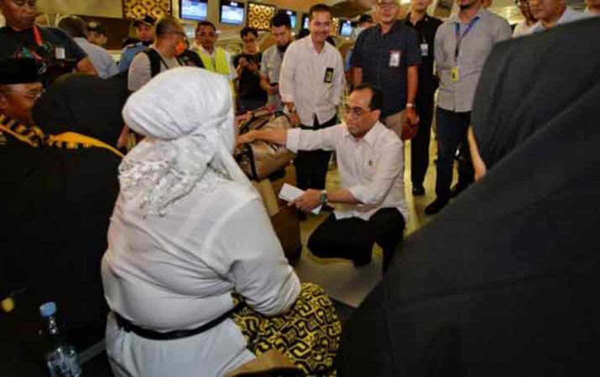 Menteri Perhubungan Temui Calon Jamaah Umrah yang Batal Berangkat