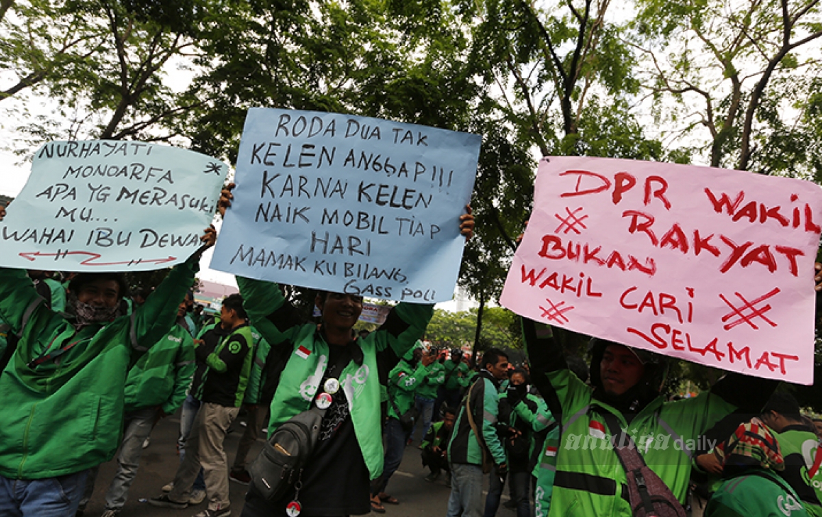 Foto: Unjuk Rasa Driver Ojol di Medan