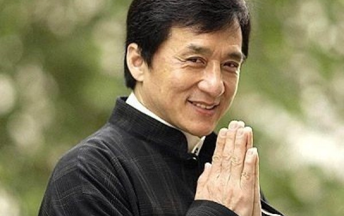 Jackie Chan Bantah Terinfeksi Corona