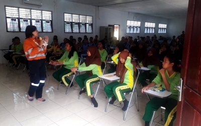 Siswa SMPN 2 Batangtoru Diedukasi Tentang Keselamatan Kerja