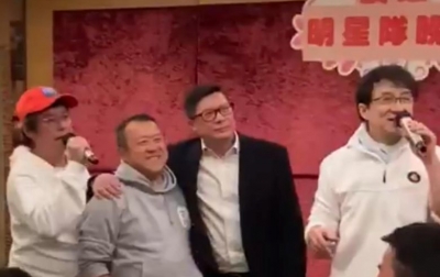 Tidak Pakai Masker Saat Makan Malam, Jackie Chan Dihujani Kritik