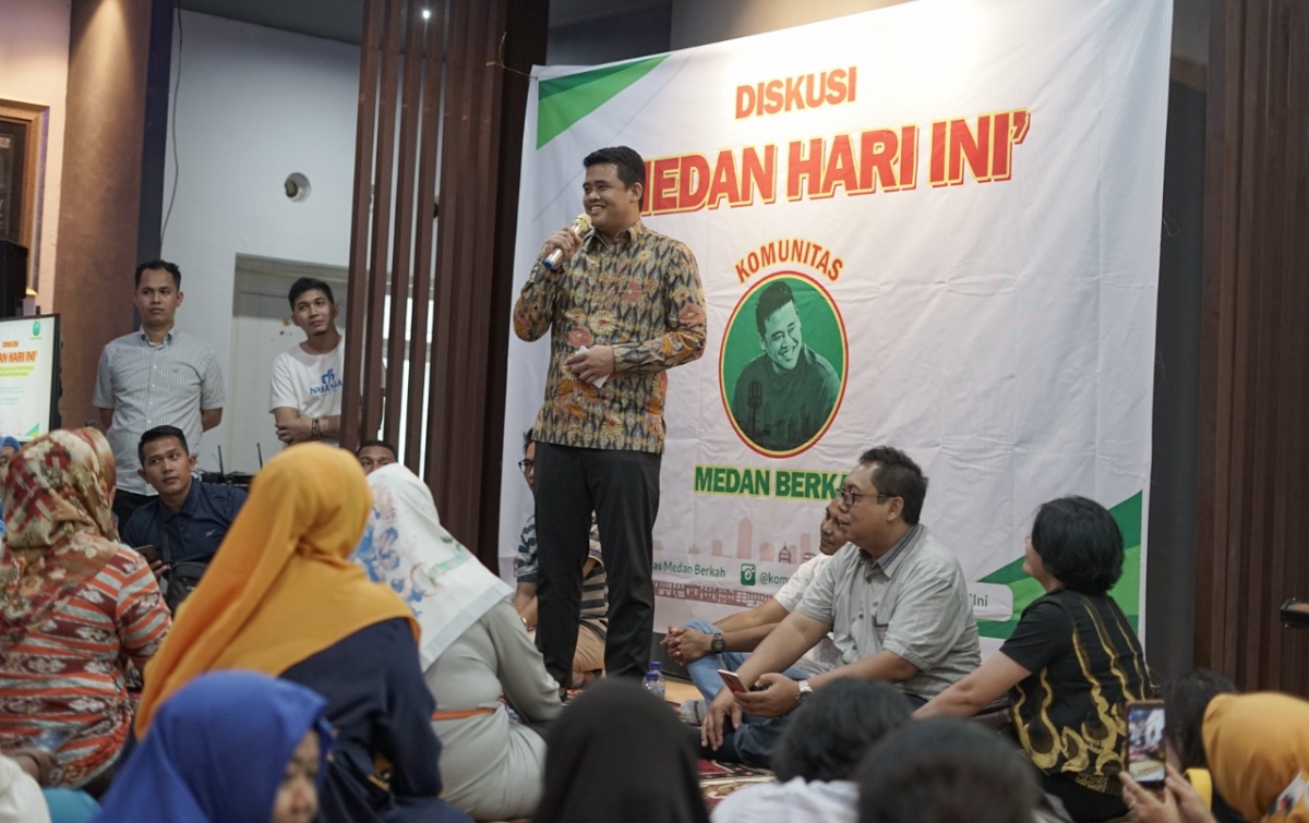Bobby Nasution Tampung Aspirasi Guru Honorer Medan