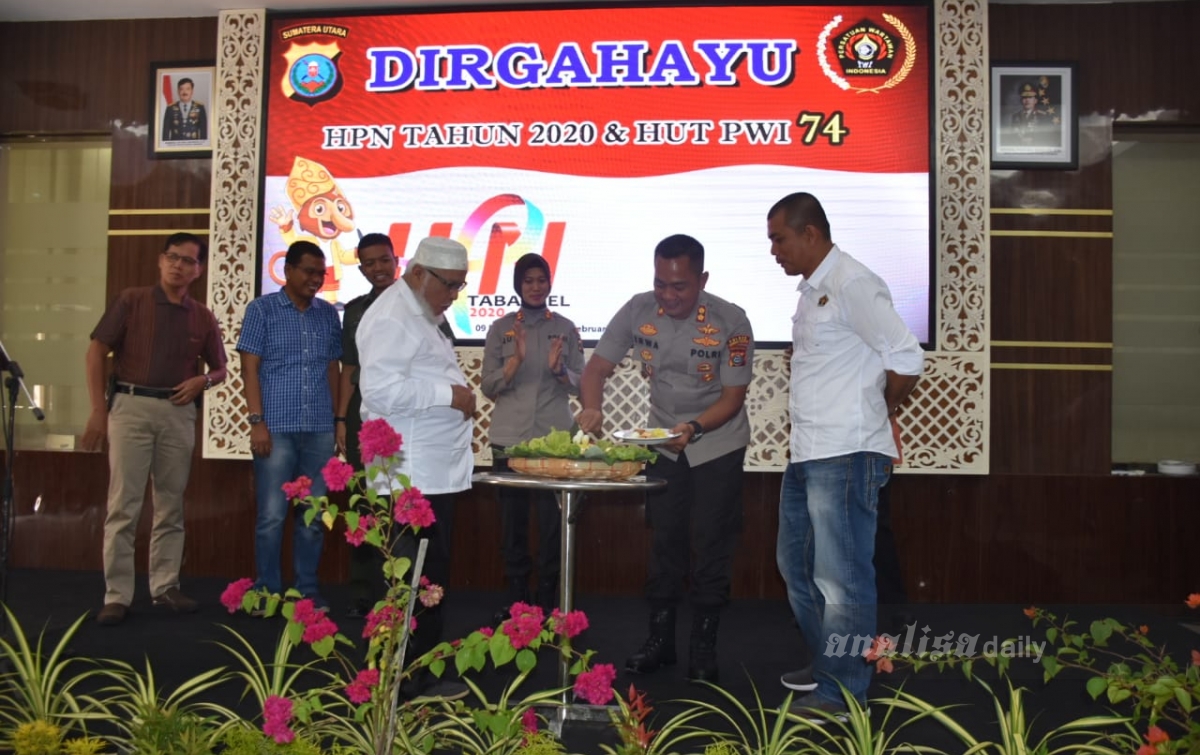 Potong Nasi Tumpeng, PWI Tabagsel Syukuran HPN 2020