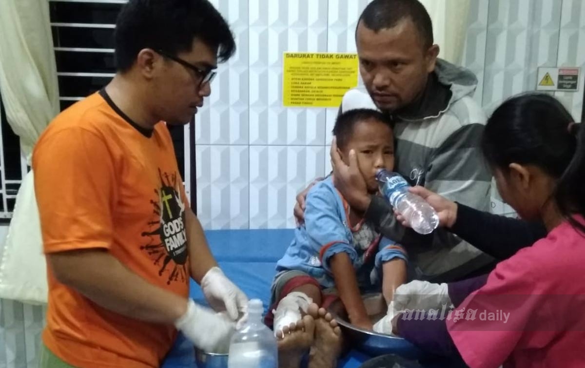 Rumah Penjual Bensin Terbakar, Dua Orang Terluka