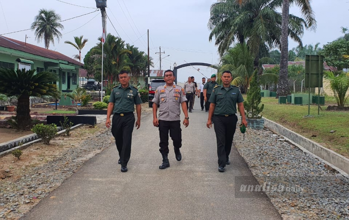 Jalin Soliditas, Kapolsek Galang Silaturahmi ke TNI