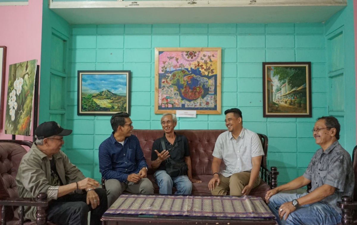 Berkunjung ke Sanggar Simpassri, Bobby Nasution Apresiasi Karya Senirupawan Medan