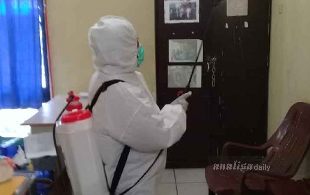 Mapolsek Batang Kuis dan Koramil 05/BK Disemprot Disinfektan