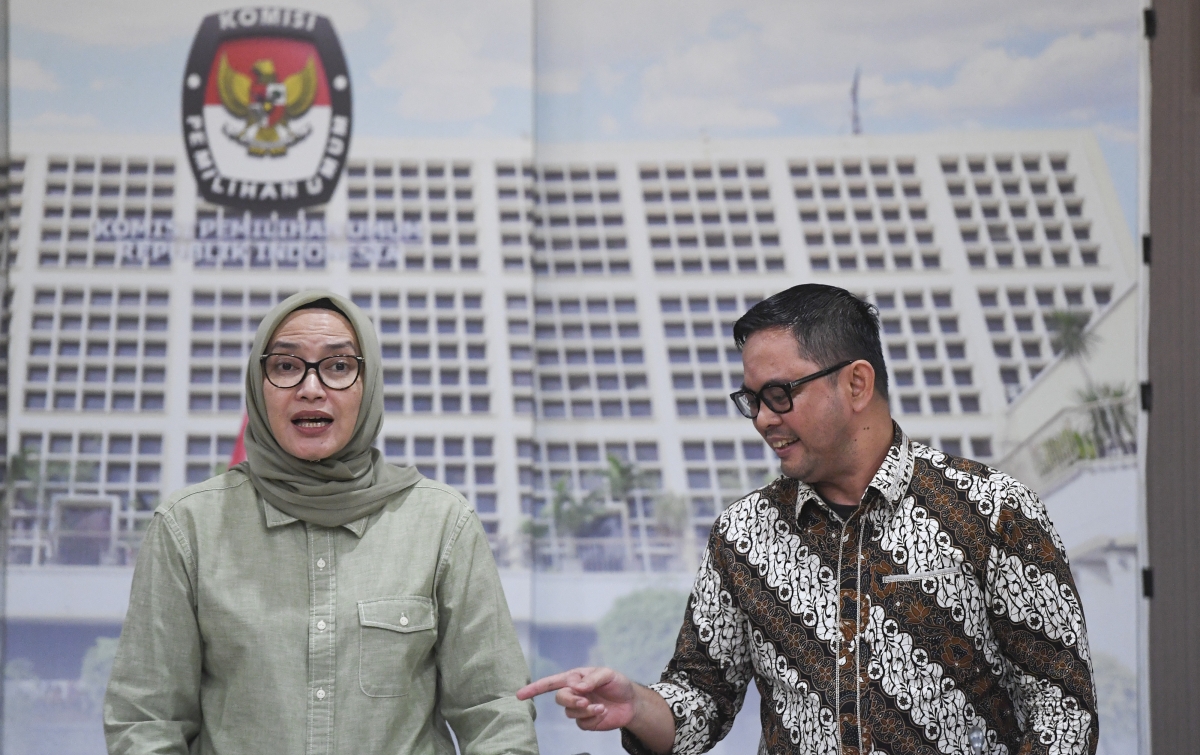 DKPP Pecat Evi Novida Ginting Sebagai Komisioner KPU