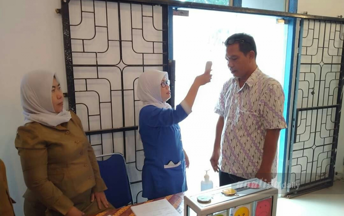 Cegah Covid-19, Kantor DPM-PTSP Tebing Tinggi Disemprot Disinfektan