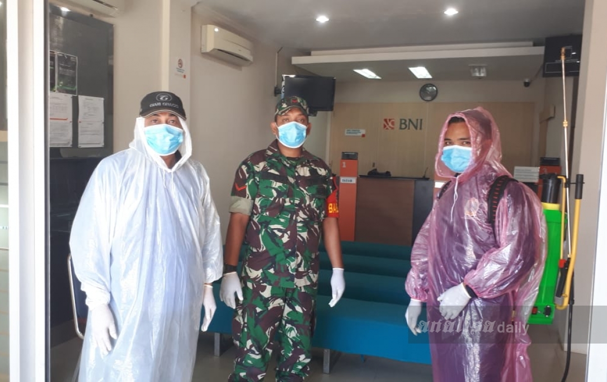 Cegah Covid-19, Area Perkantoran Palas Disemprot Disinfektan