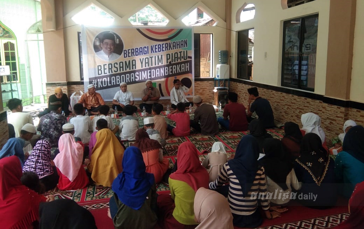 Bobby Nasution Berbagi Keberkahan di Kampung Aur