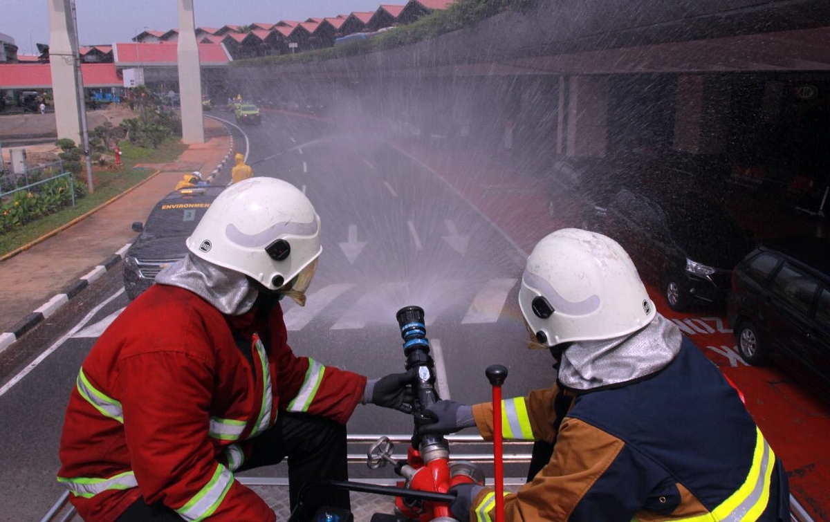 Terminal Penumpang dan Area Parkir Bandara Soetta Didisinfeksi