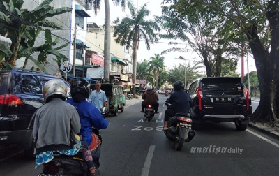 Kondisi Lalu Lintas di Sejumlah Titik Terpantau Ramai Kendaraan Bermotor