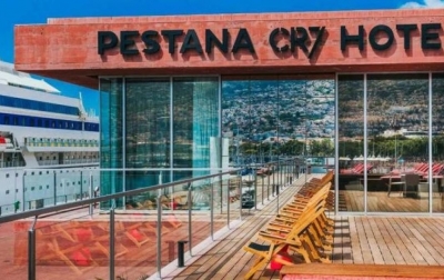 Perangi Corona, Ronaldo Ubah Hotel Jadi Rumah Sakit