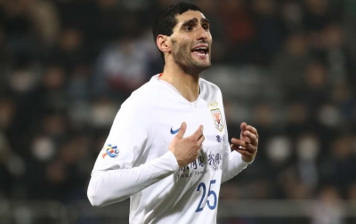 Marouane Fellaini Jadi Pemain Pertama di Liga China yang Positif Covid-19