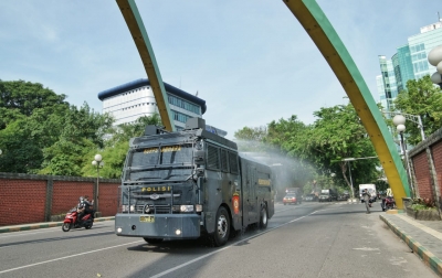 Foto: Penyemprotan Disinfektan Massal Cegah COVID-19