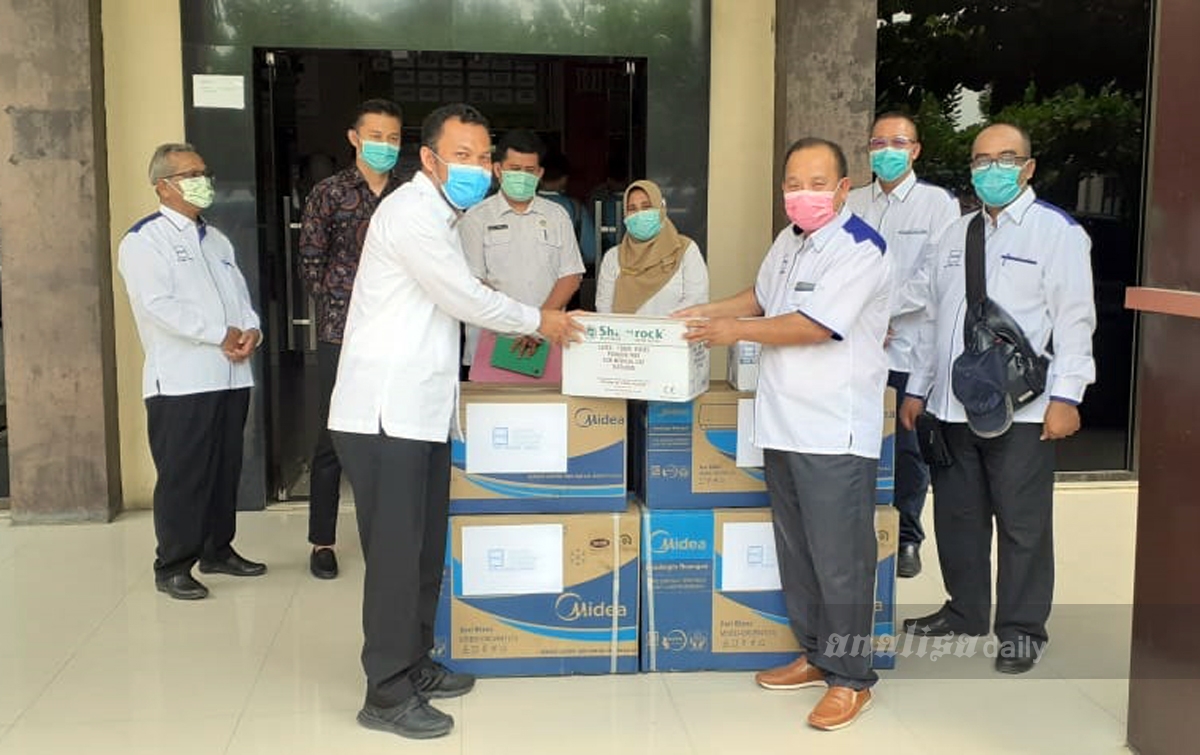Apindo Tebingtinggi Kembali Serahkan Bantuan APD
