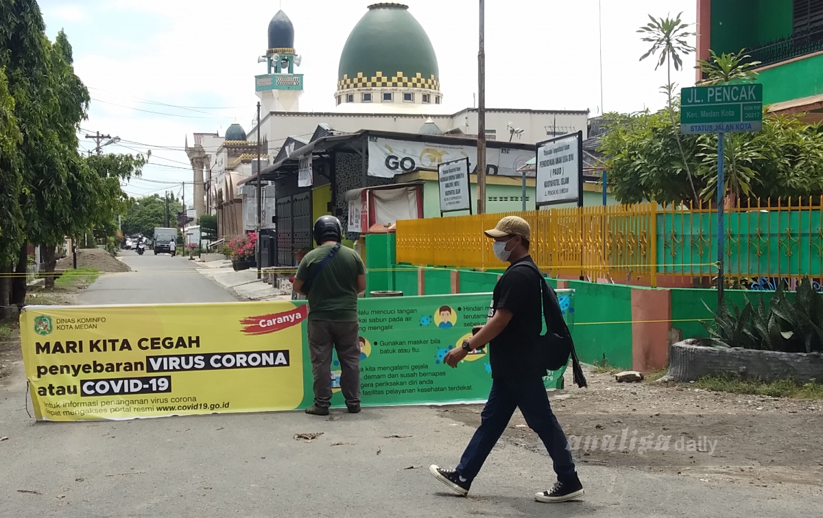 Cegah Covid-19, Sejumlah Jalan di Kelurahan Pasar Merah Barat Ditutup