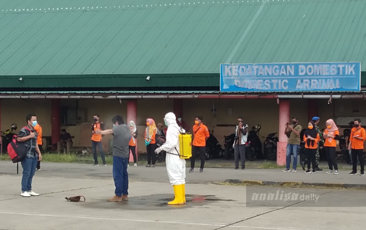 Ratusan TKI Asal Malaysia Sudah Tiba di Eks Bandara Polonia