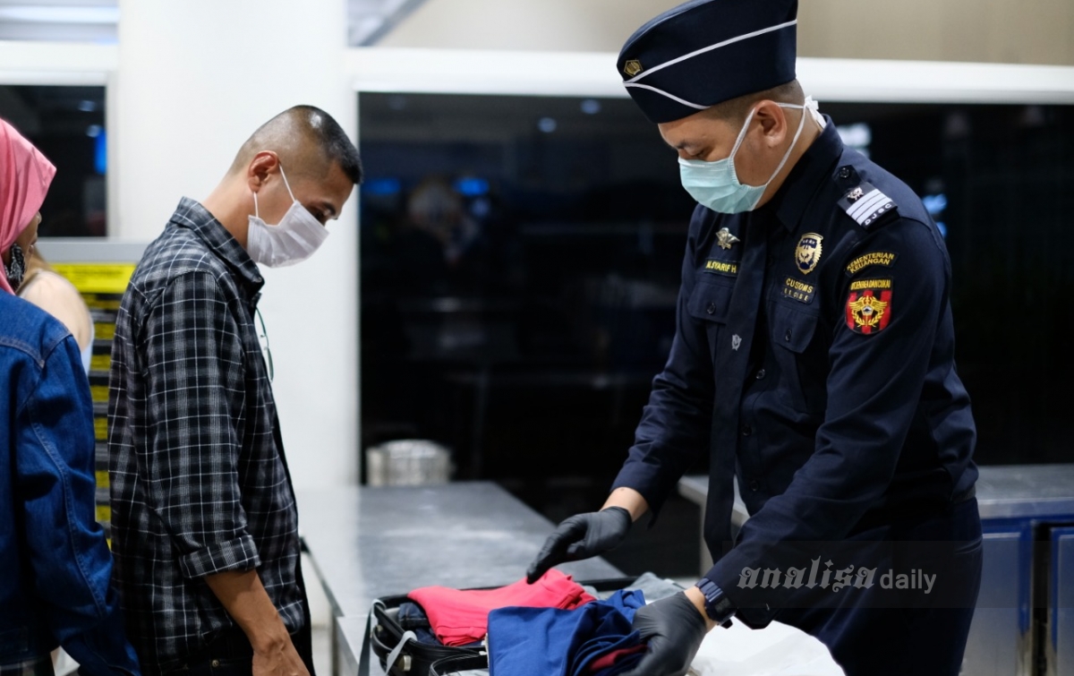 Bea Cukai Terapkan IMEI Cegah Alat Komunikasi Ilegal
