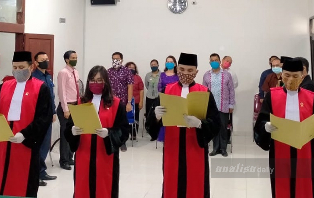 Empat Hakim Baru Pengadilan Negeri Sibuhuan Dilantik