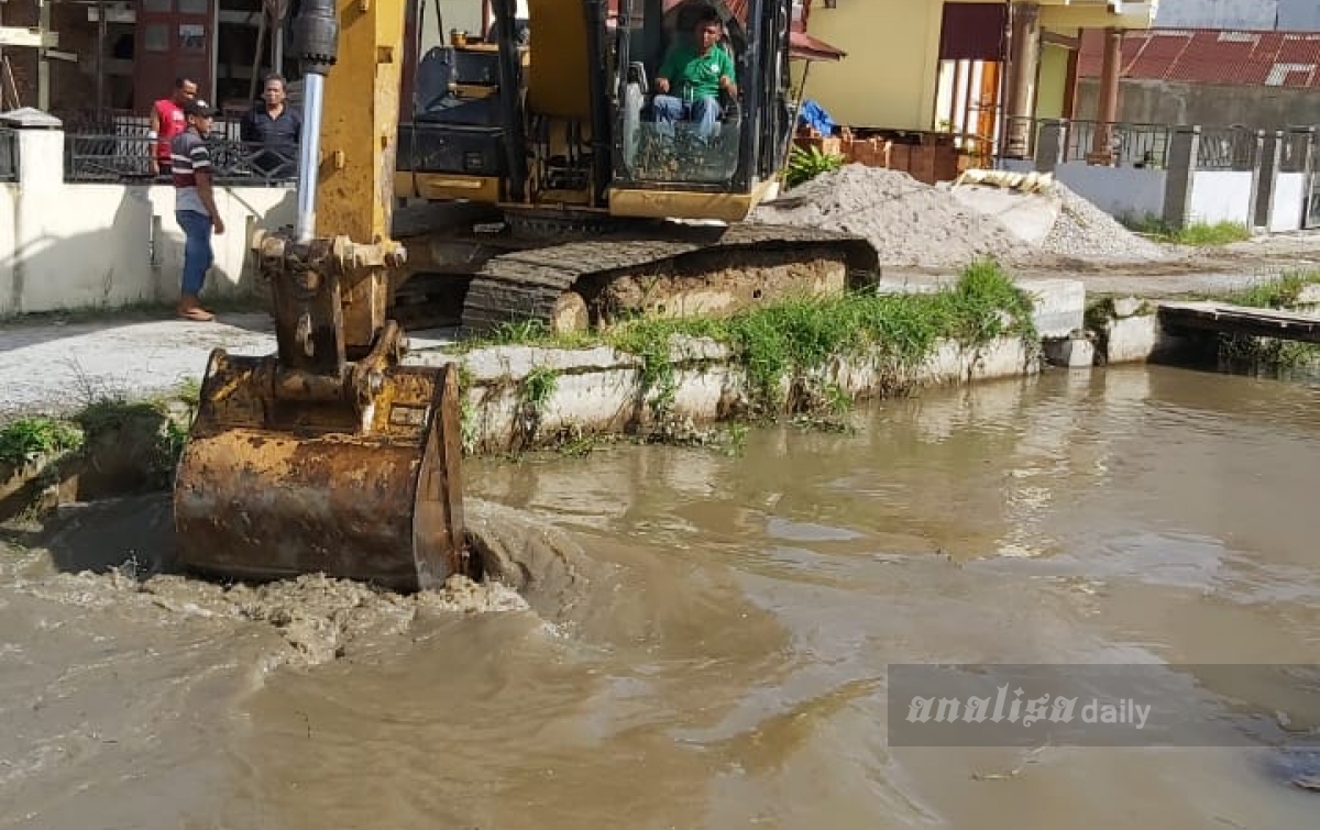 Alat Berat Diturunkan Atasi Banjir Sungai Aek Ristop