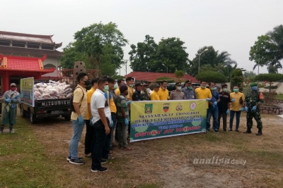 Antisipasi Covid-19, Masyarakat Tionghoa Stabat Bagi Ribuan Paket Sembako